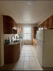 186 East 38th Street, #3