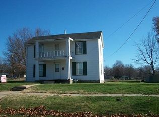 522 N Campbell St, Pleasant Hill, MO 64080