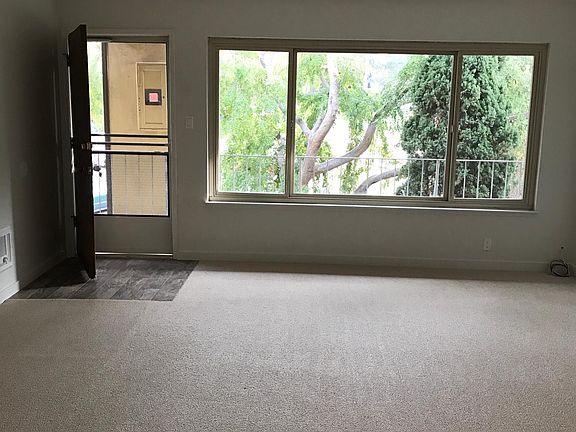 2nd image of 479 Lincoln Cir APT 6