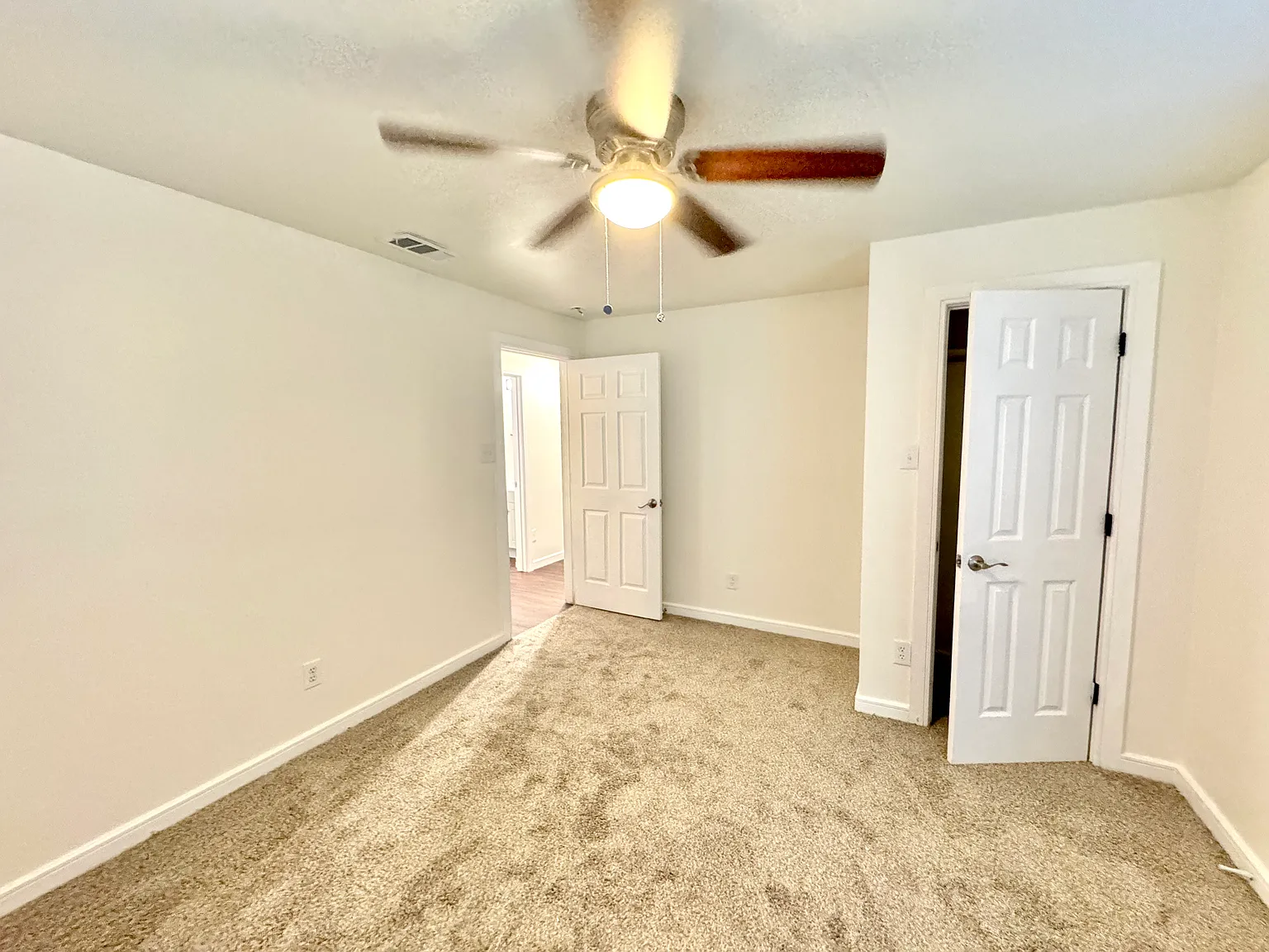 3 bed, 1100 sqft, $1,875 — Photo 4