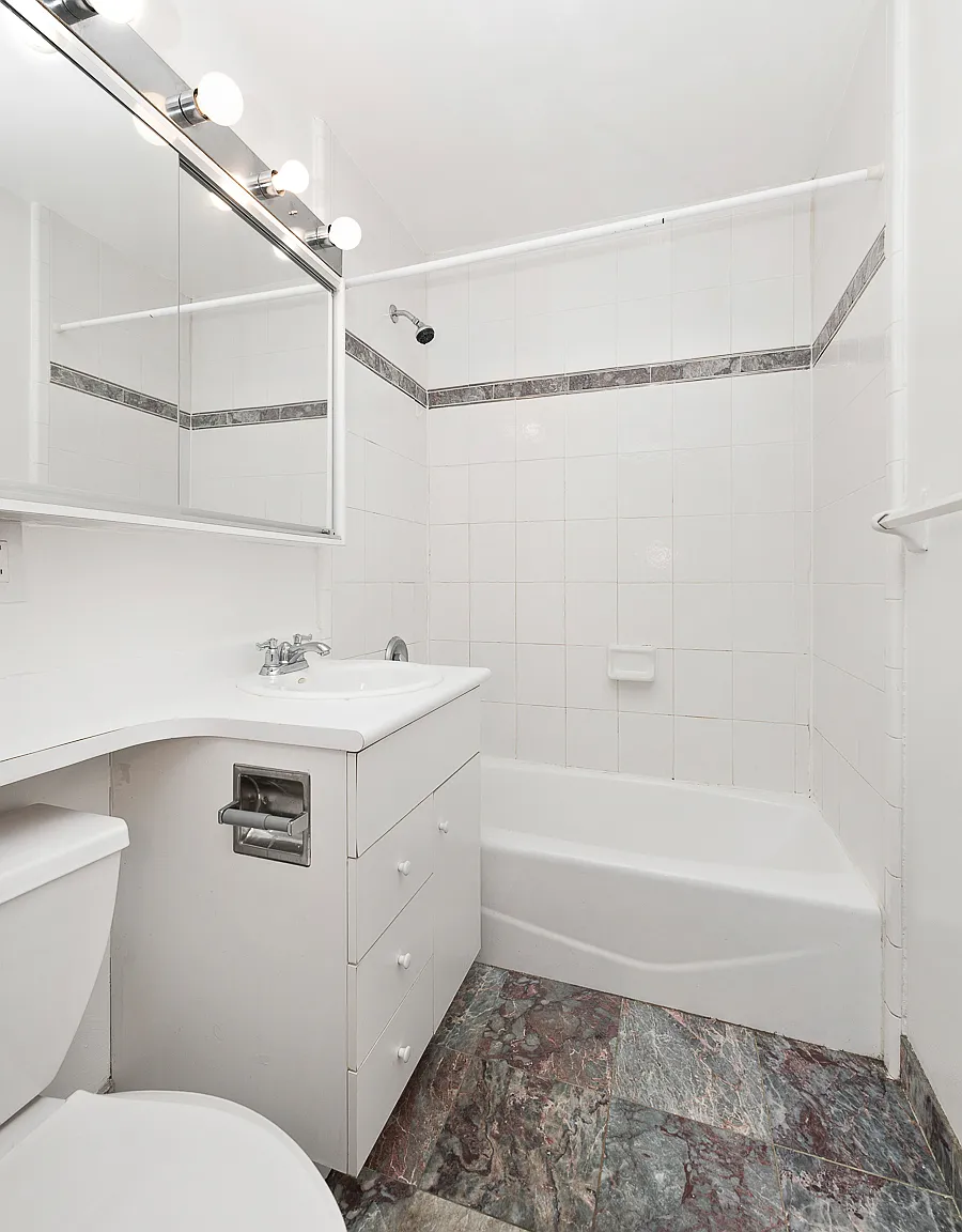 335 East 54th Street — Photo 4