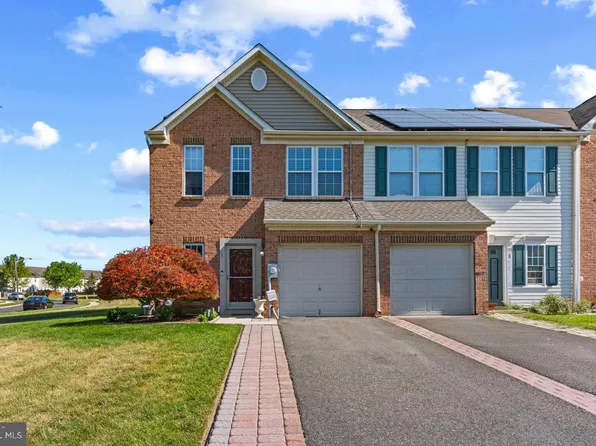 1 Rosemary Dr, Lumberton, NJ 08048