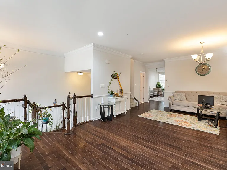 23377 Lewis Hunt Sq — Photo 7