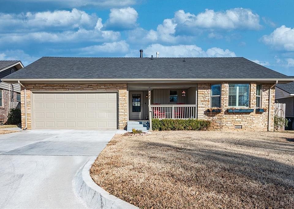 1st image of 2309 Huntleigh Dr