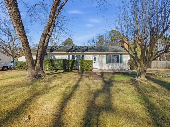 1616 Woodbriar Ln, Chesapeake, VA 23323