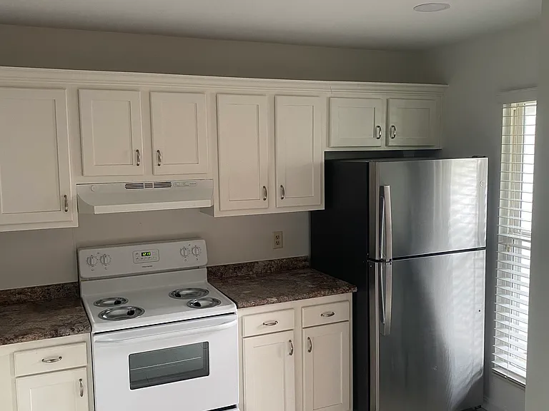 2930 Millbank Row — Photo 8