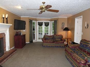 5th image of 70 Raquel Dr NW