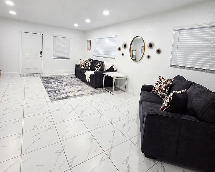 2401 E Annie St — Photo 16