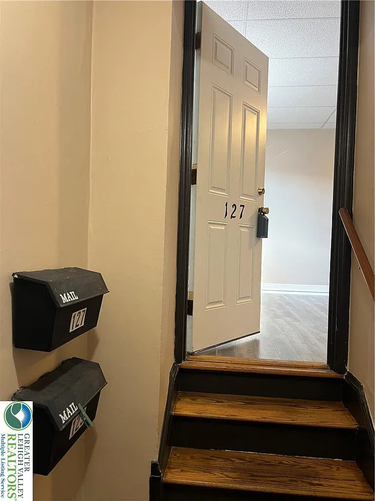 2 bed, 1.0 bath, 1100 sqft, $1,750 — Photo 4