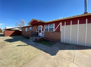 215 SE 1st St, Laverne, OK 73848