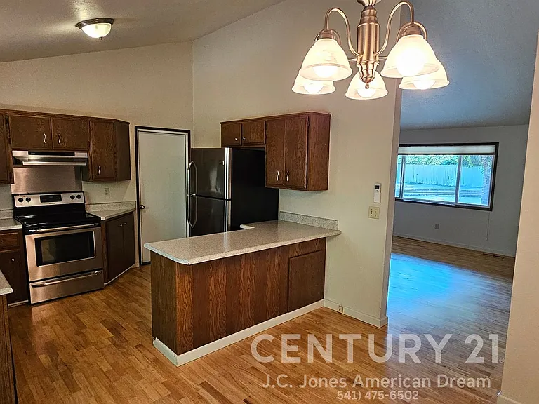 144 Belindy Cir — Photo 4