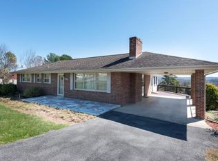 1847 Indian Ridge Dr, Kingsport, TN 37660