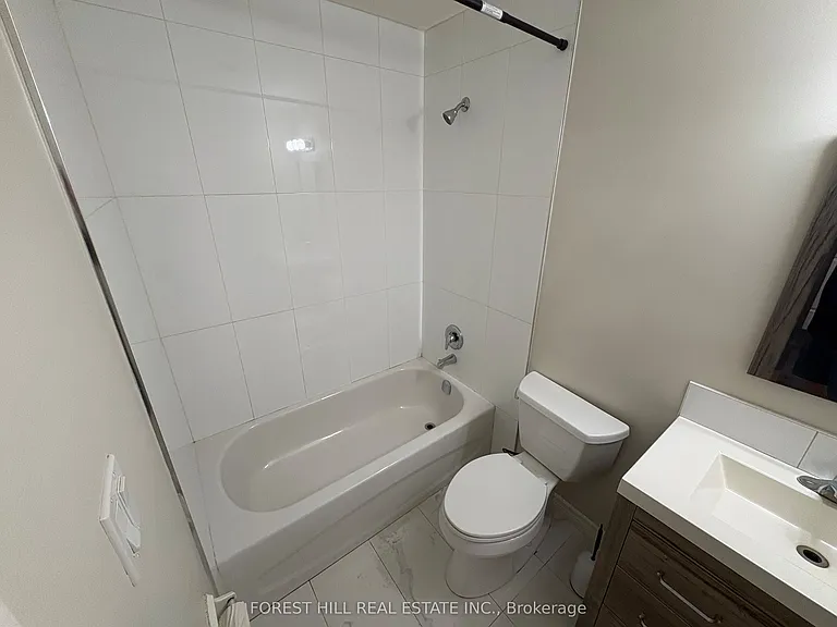 130 King St E #8 — Photo 11