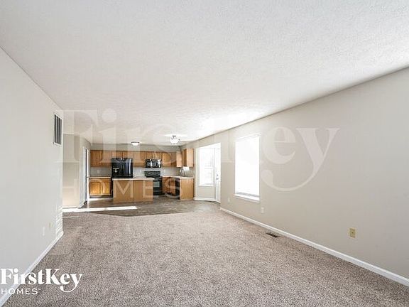 4th image of 6638 Crestwell Ln