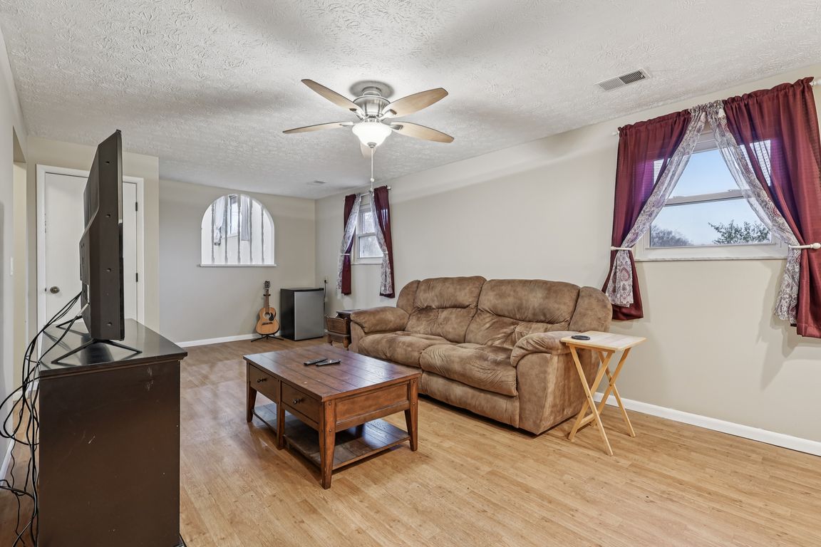 next background image