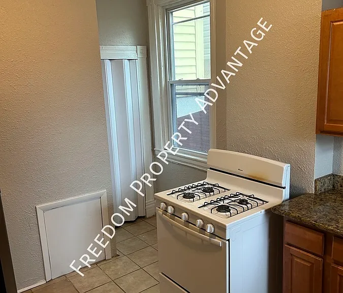905 Cherokee St — Photo 29