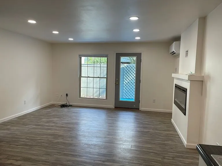University Park Apartments near Cornell University — Photo 258