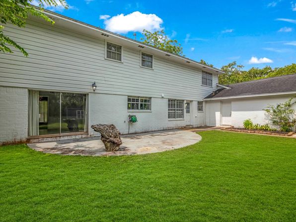 101 Redbud St, Lake Jackson, TX 77566