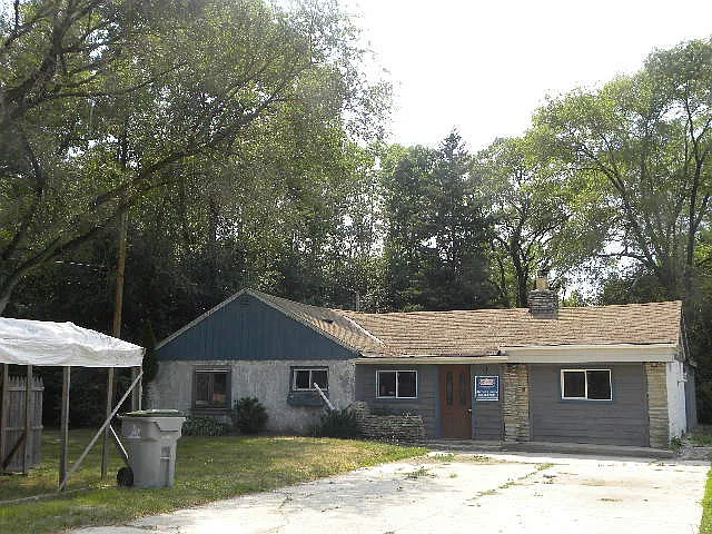 9541 N Swan Rd photo 1
