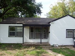 3015 E Glen Oaks Dr, Wichita, KS 67216