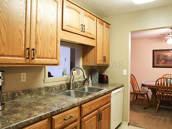 Kitchen pass-through