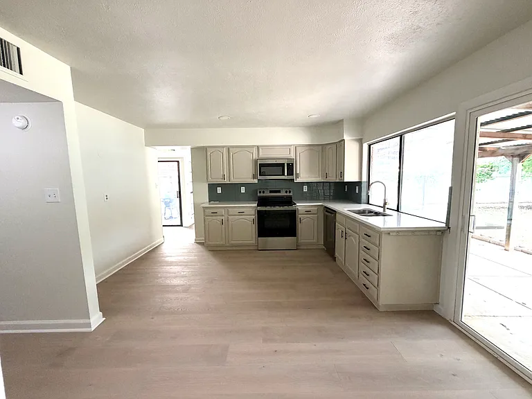 5221 Reed Dr — Photo 24