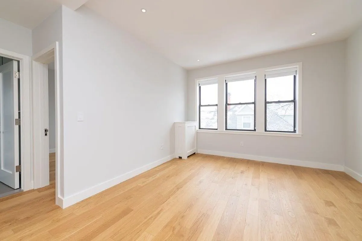 Building Photo - 1028 Commonwealth Ave #D