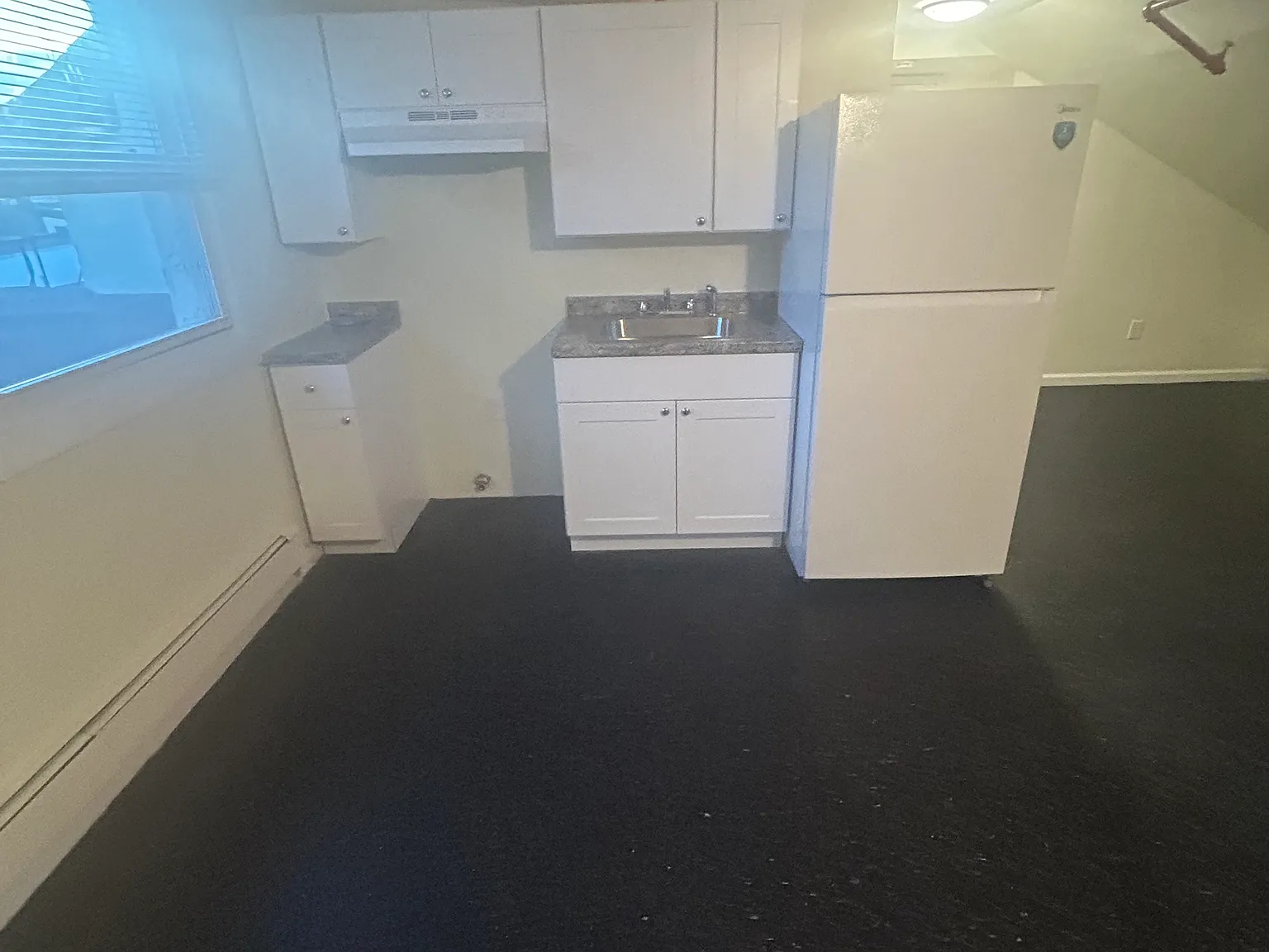 Studio, 1000 sqft, $1,899 — Photo 4