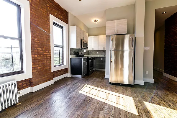 Rented by Nooklyn NYC LLC | media 9