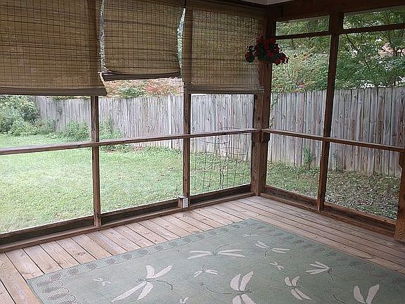 Porch w/Vaulted Ceilings