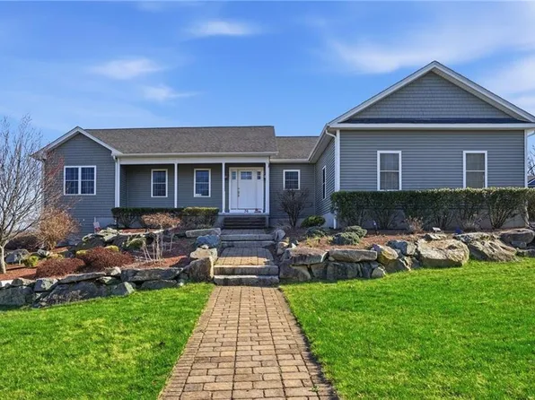36 Abatecola Way, Johnston, RI 02919