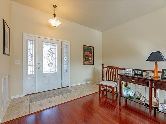 2nd image of 27 Lonsdale Dr