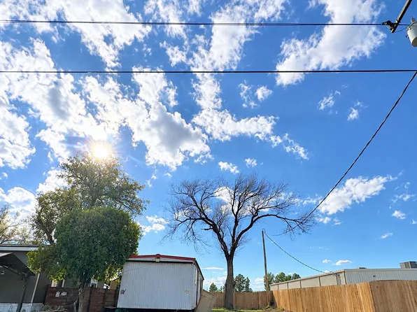 1005 Leech 2, Hobbs, NM 88240