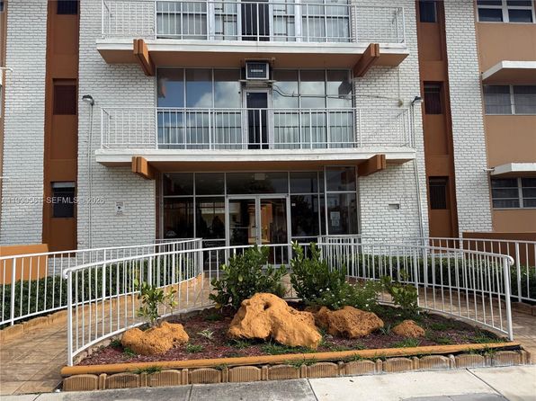 3881 Flagler St APT 319, Miami, FL 33134