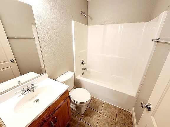 5th image of 7135 Hurst Ln #185