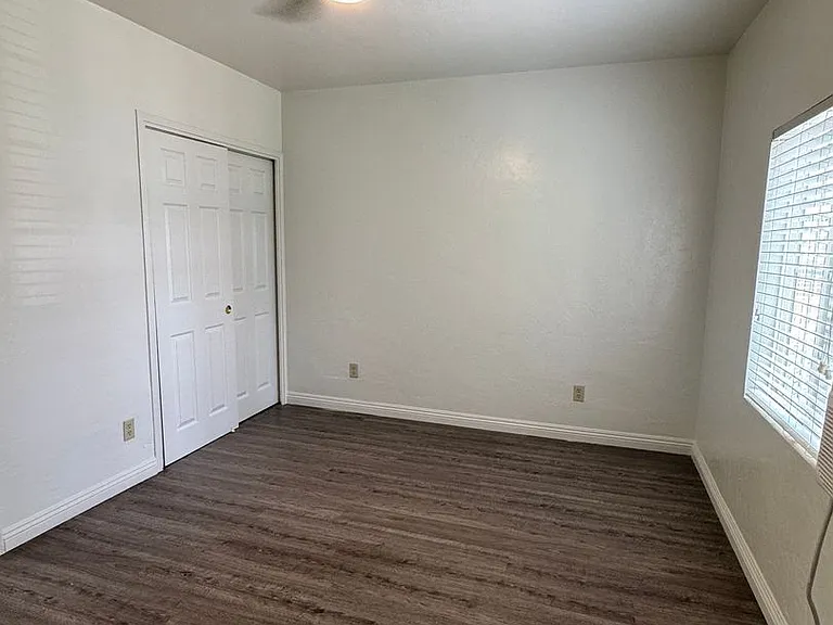 903 E Bridger Ave — Photo 10