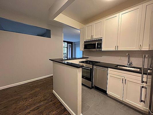 3rd image of 120 W 23rd St APT 3B