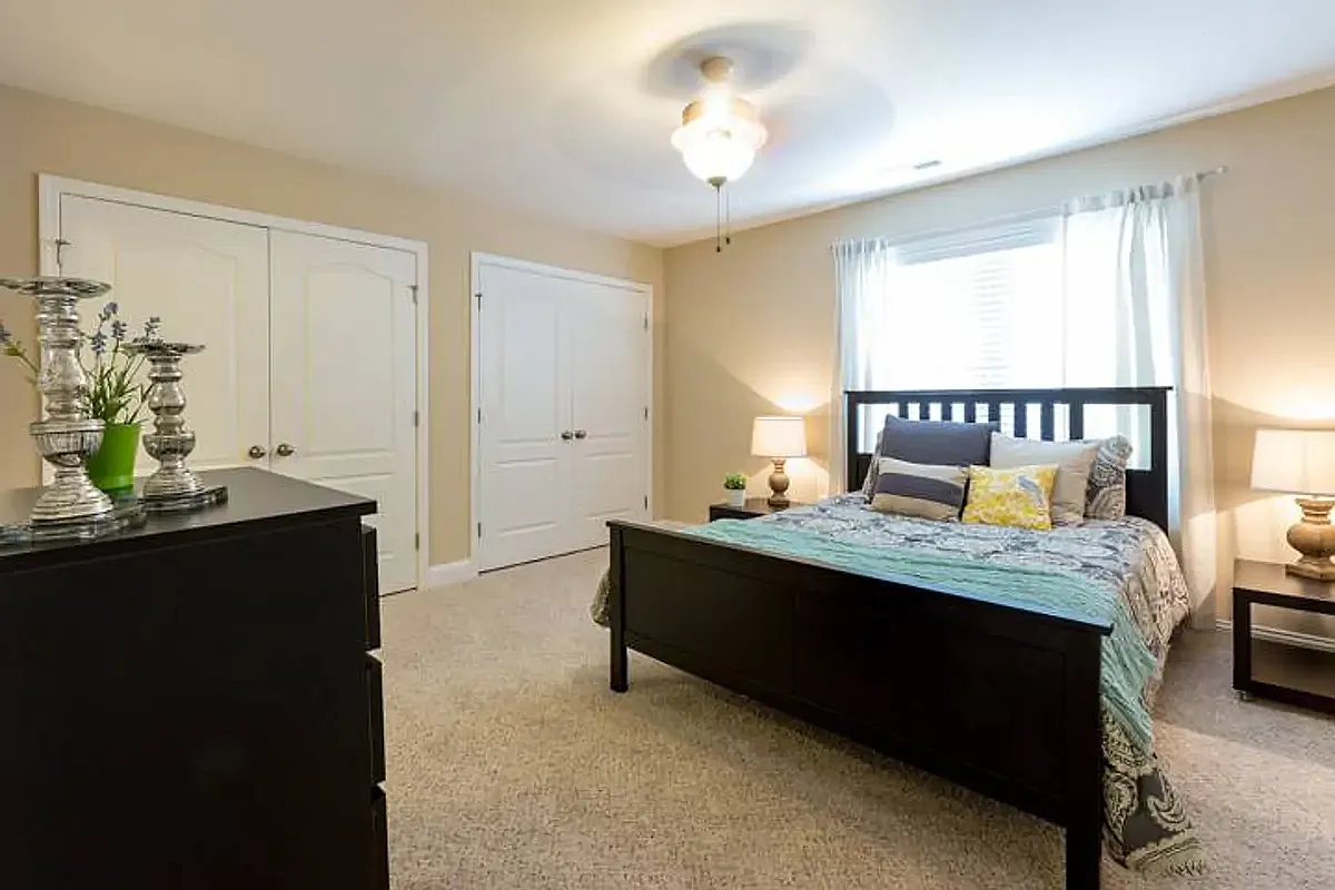 2 bed, 2.5 bath, 1200 sqft, $1,395 — Photo 2