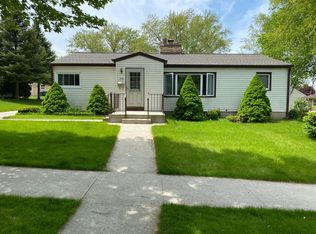 250 S Silverbrook Dr, West Bend, WI 53095