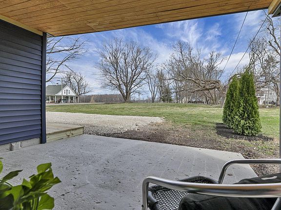 2nd image of 13090 Shell Beach Rd NE