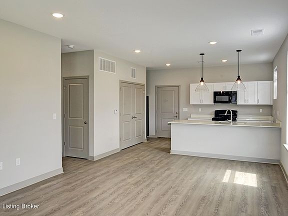 4th image of 11613 Longevity Ln