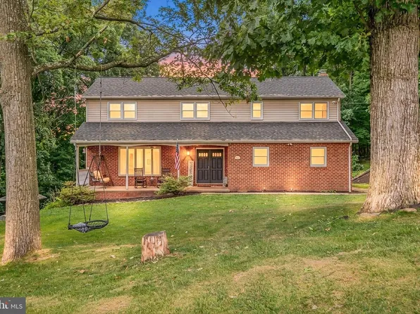 5032 Barkwood Ln, York, PA 17406