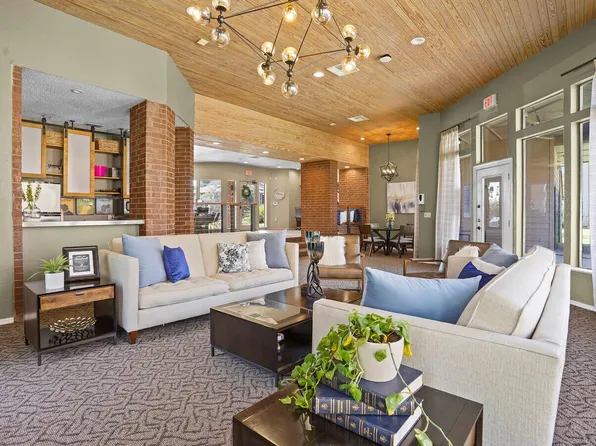 Hunter's Ridge Apts.