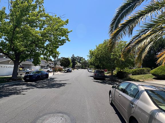 3rd image of 10823 Wilkinson Ave