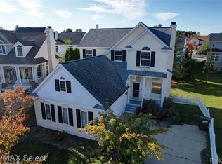 88 Champlain Blvd, Howell, MI 48843