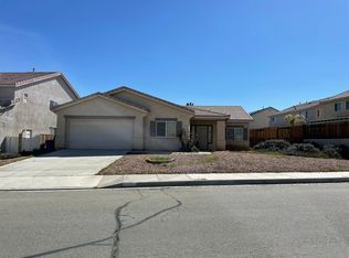 14601 Phoenix St, Victorville, CA 92394
