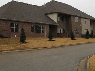 6611 W Valley View Rd, Rogers, AR 72758