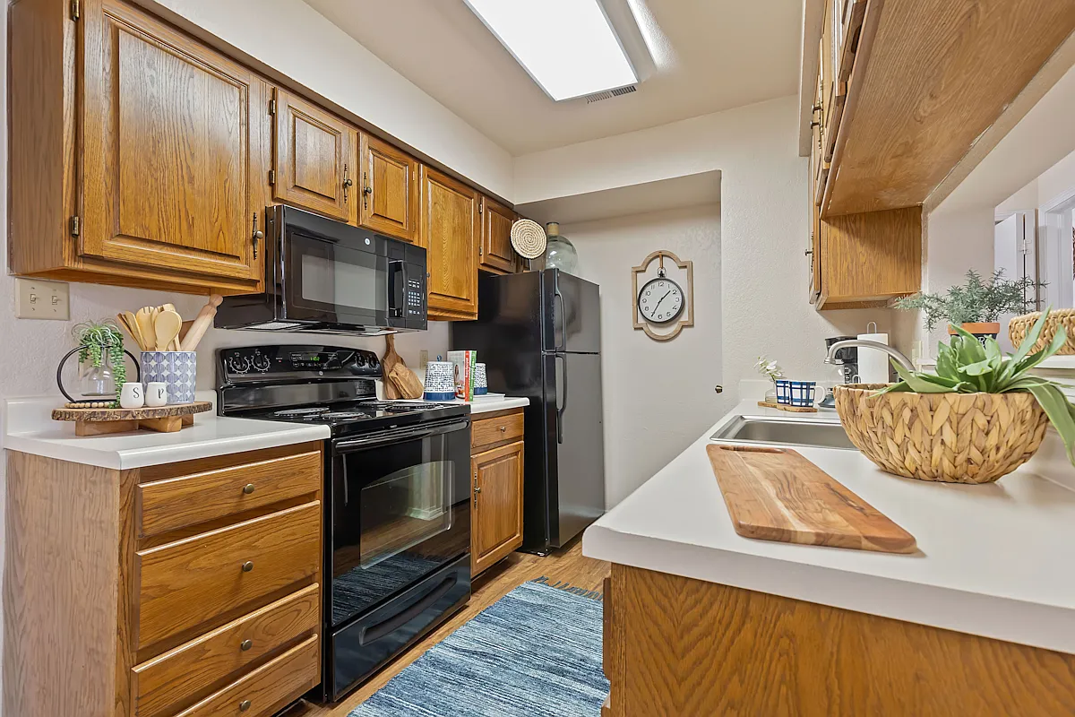 Barrington Apartments — Photo 2