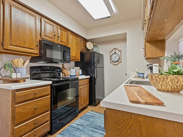 Barrington Apartments — Photo 2