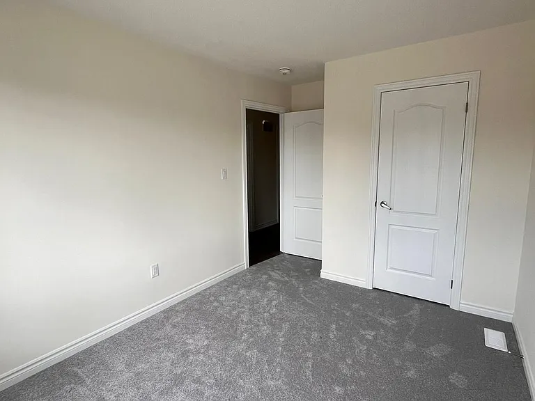 2107 Hallandale St — Photo 36